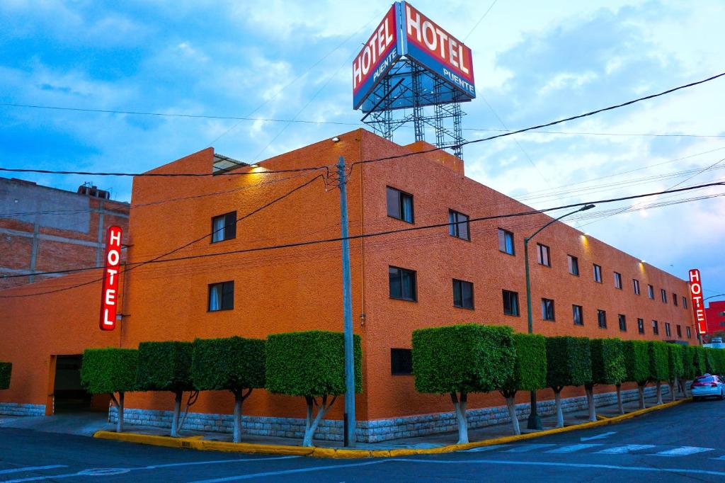 Hotel Puente - 2