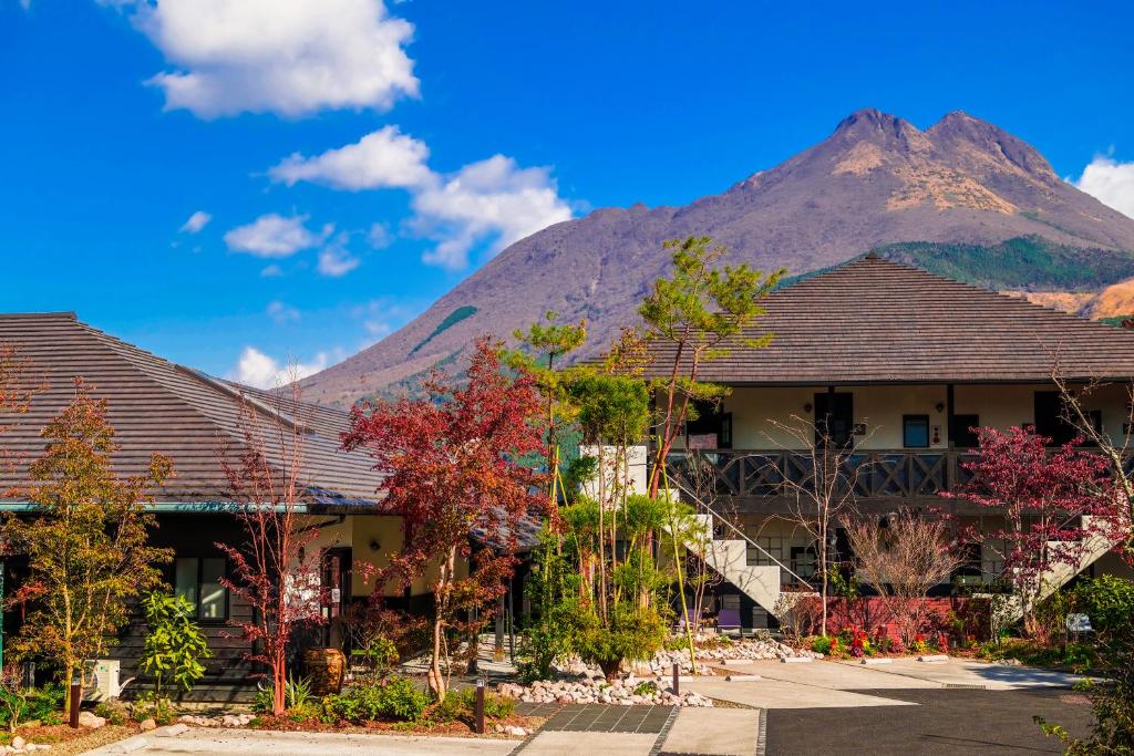 유후인 배스 사토야마사푼의 고즈넉한 외관 또는 산 전망