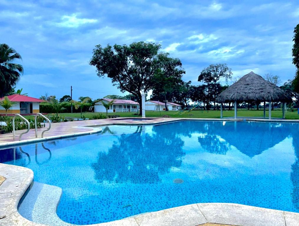 Hotel Campestre Cinco Estrellas - 2