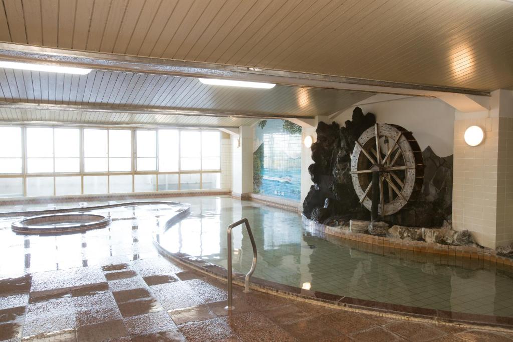 Hot spring bath