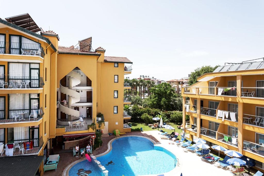 Begonville Apart Hotel — Swimming pool in Side