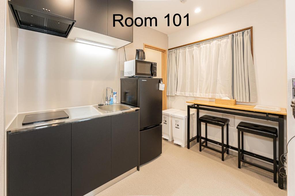 5-Min Walk to Yamanote Line, Newly Renovated APT in Prime Location, Quiet Neighborhood