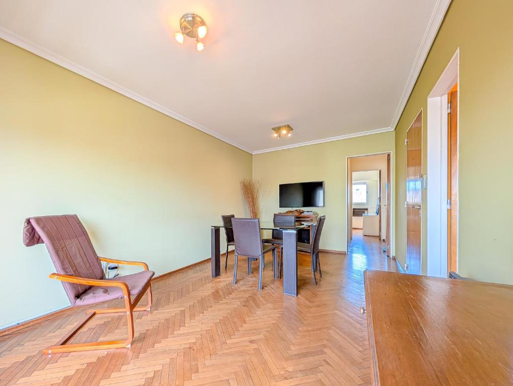 Amplio departamento con excelente ubicación y cochera opcional - centro rosario - 4