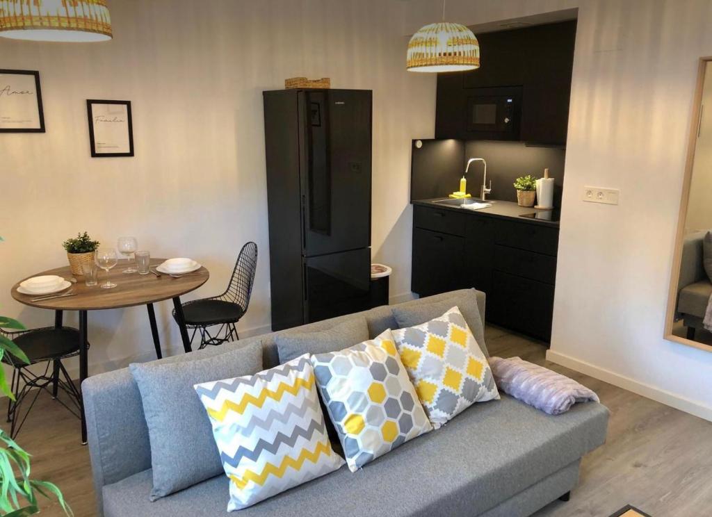 Apartamento con Jardin y Garaje - 2