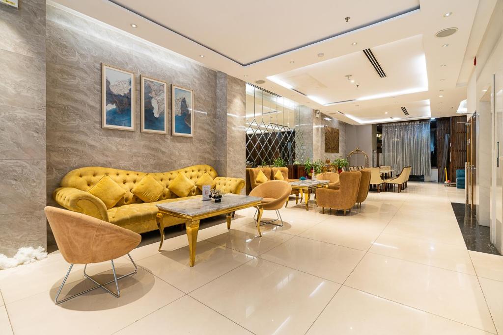 더 솔리트 호텔 로비