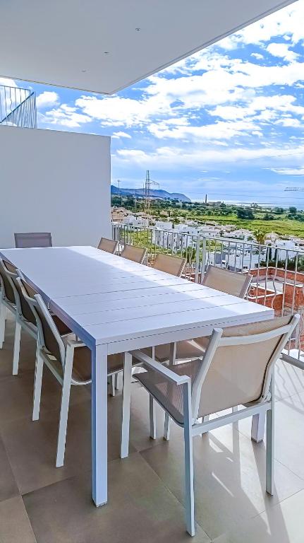 A2403 Brand new south facing Villa with Infinity Pool - 4
