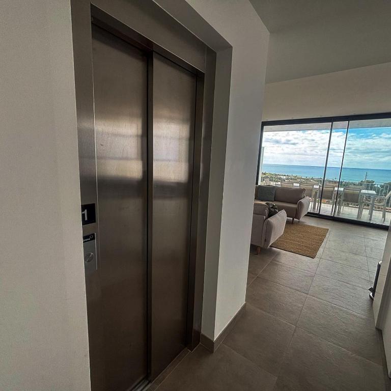 A2403 Brand new south facing Villa with Infinity Pool - 5