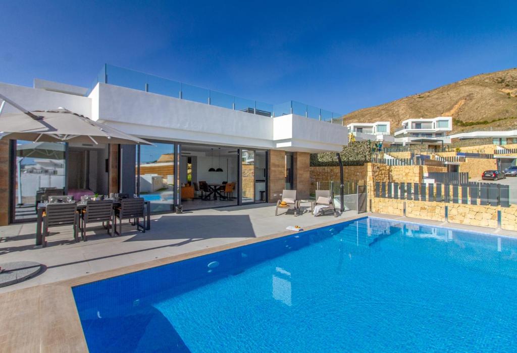 Villa Esmeralda 20 by BookaParadise - 2