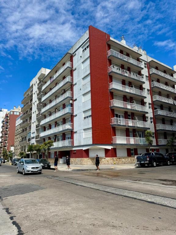 Departamento Perlazul frente a la playa y plaza España Mar De Plata - 3