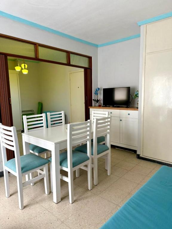 Departamento Perlazul frente a la playa y plaza España Mar De Plata - 4