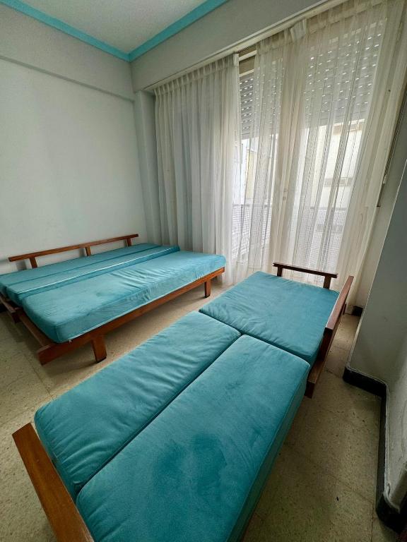 Departamento Perlazul frente a la playa y plaza España Mar De Plata - 5