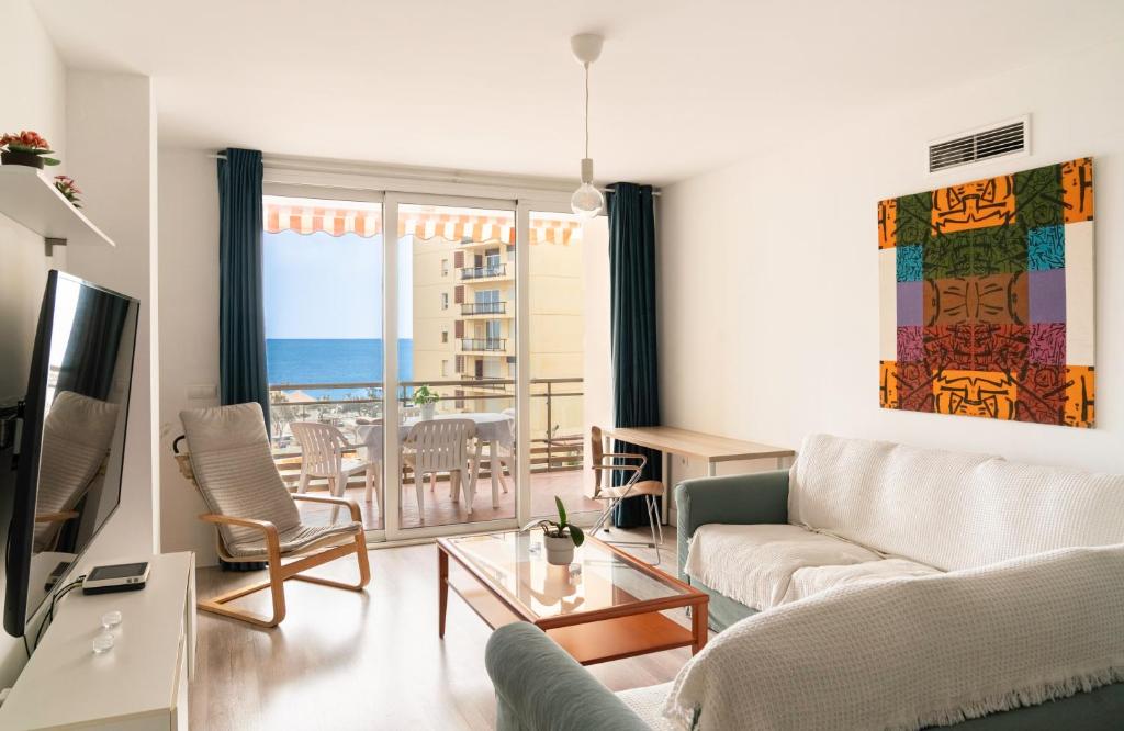 AA Guest - Sunshine Front Sea Views Eco Apartment - 2