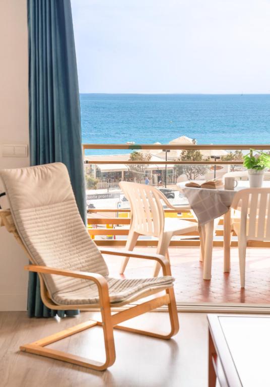 AA Guest - Sunshine Front Sea Views Eco Apartment - 3