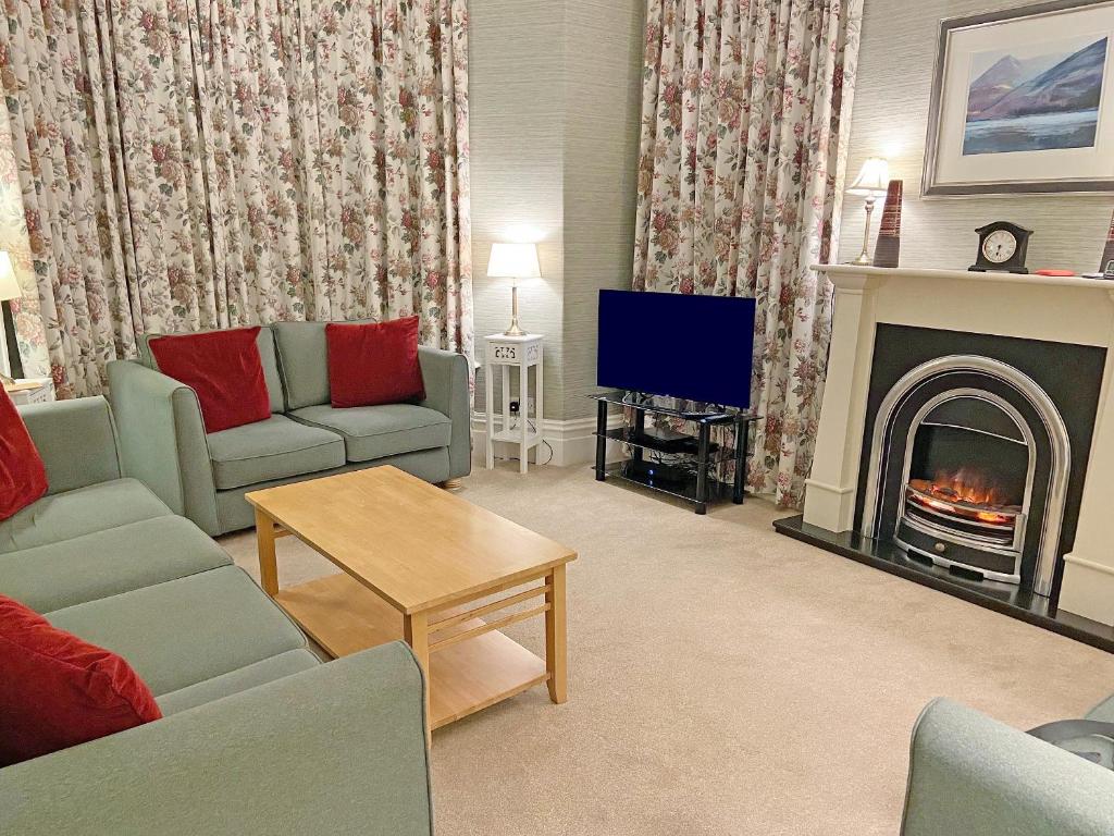 Kingstarn exterior - pet-friendly holiday house in Keswick