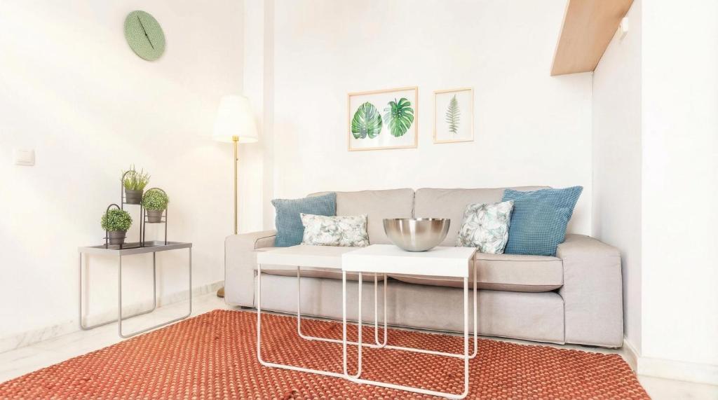 Sunny & Central - 10' Walk Setas - FREE Garage - 5