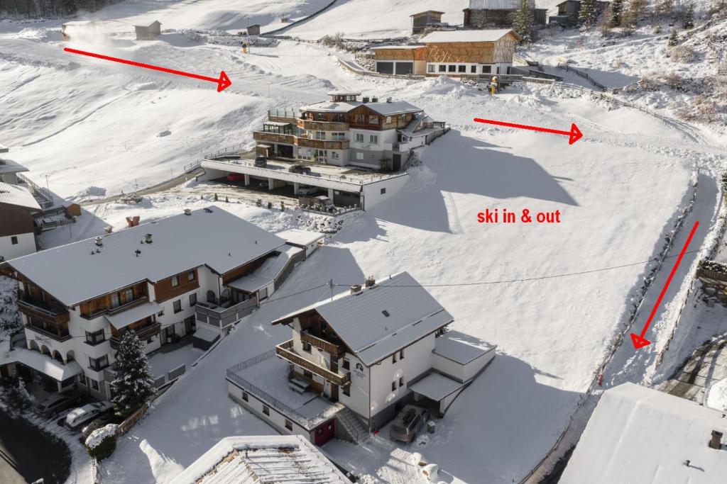 Mountain Lodge Sölden - Ski in Bike out Chalet - 5