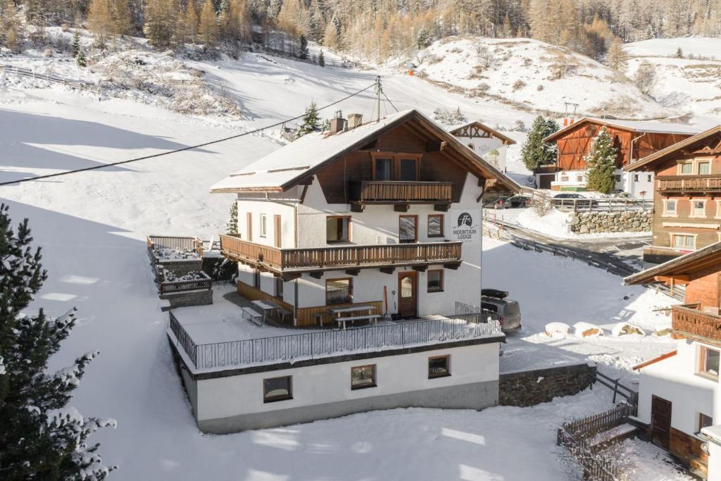 Mountain Lodge Sölden - Ski in Bike out Chalet - 1