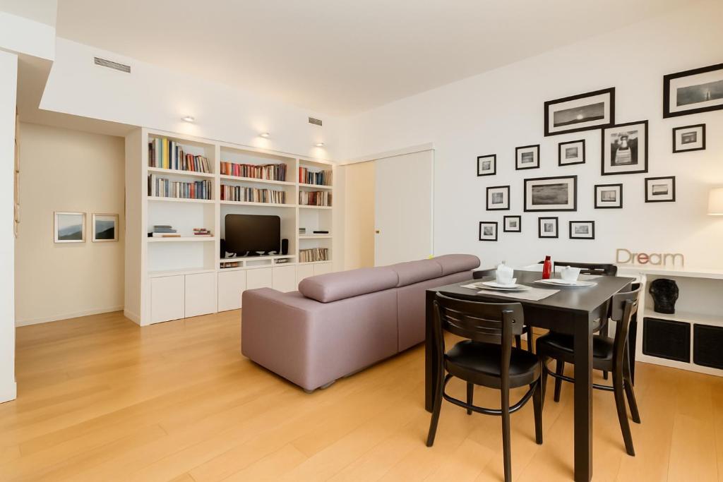 Micol's Place, bright apt 2 rooms, 2 toilets, near metro, 80 mq - 4