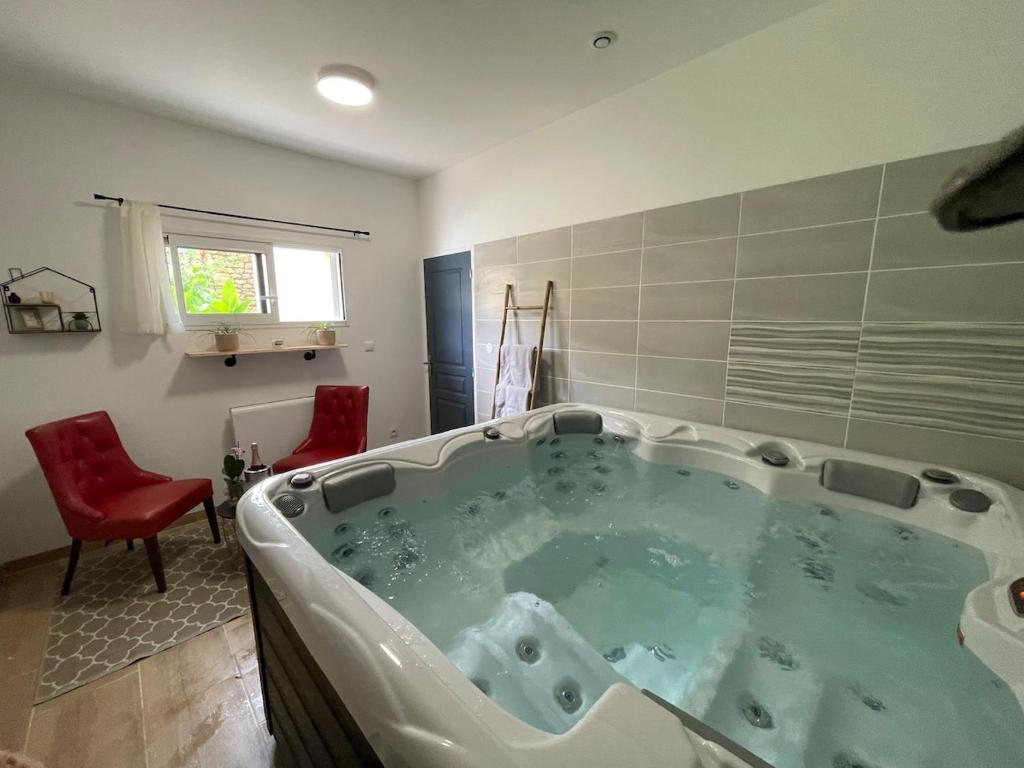 Maison Sarlat centre avec jacuzzi interieur - 2