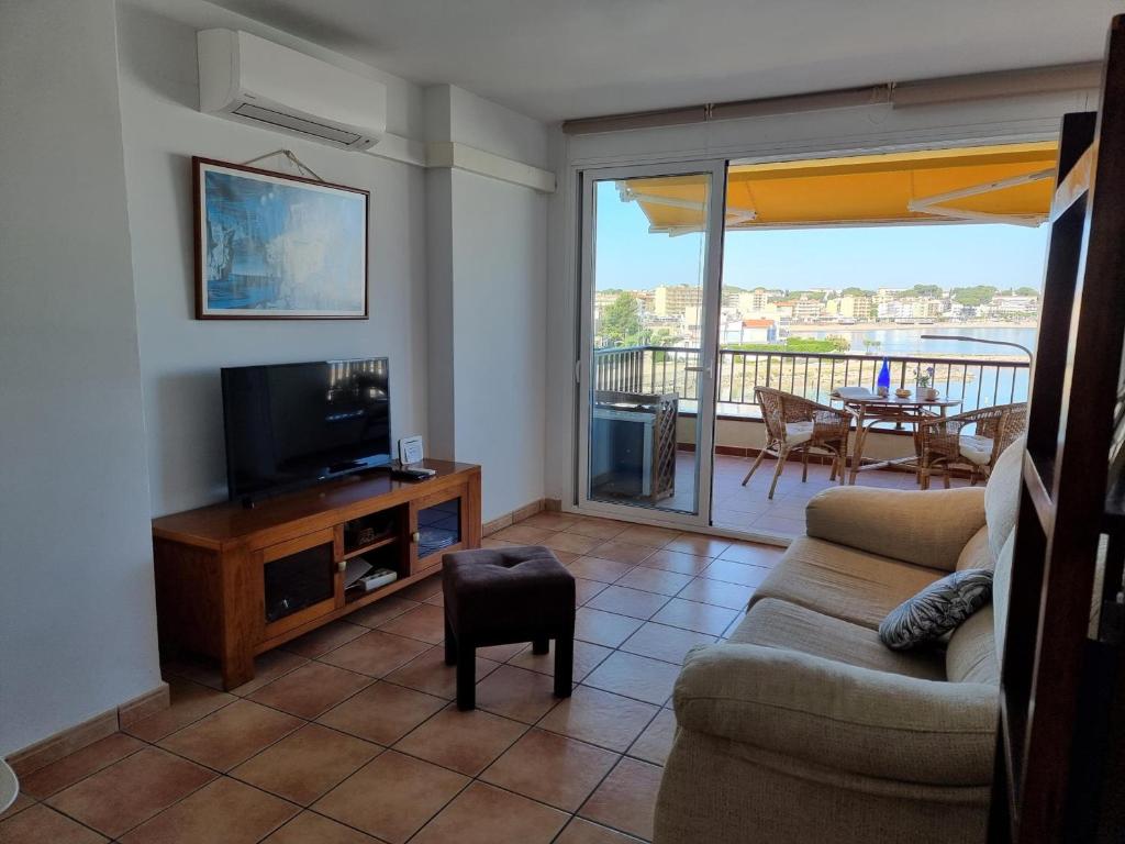 Apartamento con terraza a 200m de la playa de Riells - HISP-236-170 - 5