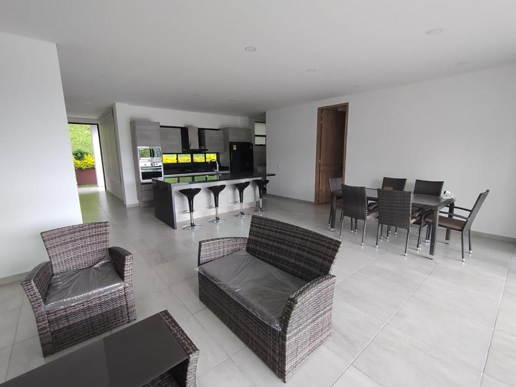 Condominio PY - 4