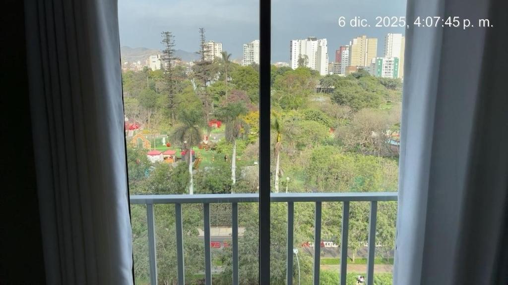 Cozy apartment overlooking Parque de las Aguas - 1