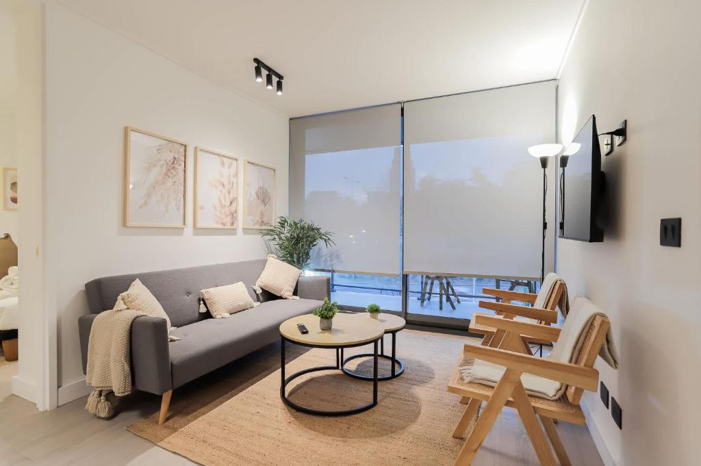 Comfort & Style 2BR Las Condes Apt perfect for 5 - 1
