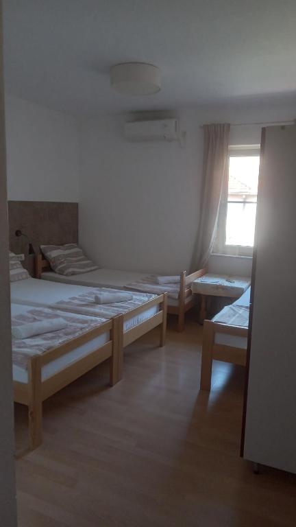 Hostel The Red Door - 2