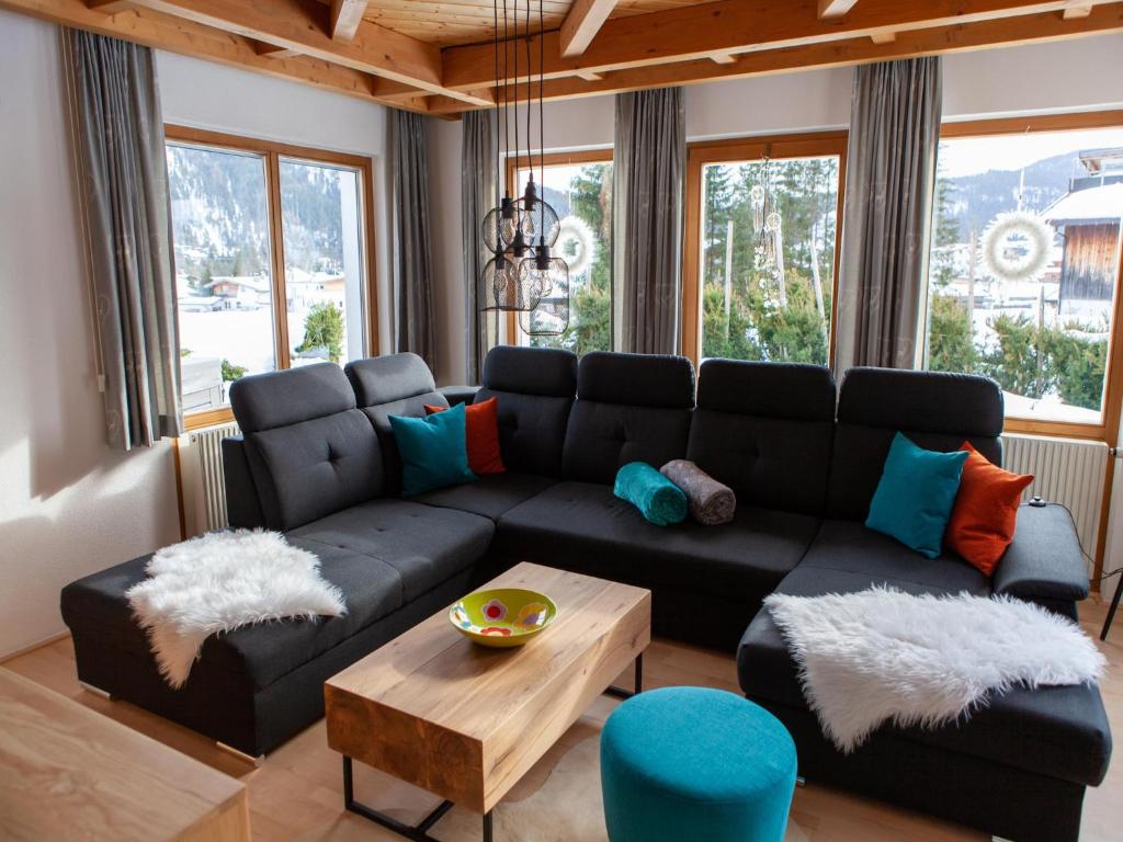 Chalet Leutasch with Ski Trail & Mountain Views - 5