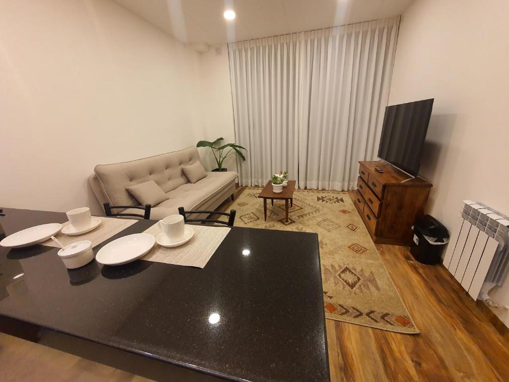 Hermoso, cálido y con vista espectacular departamento - 3