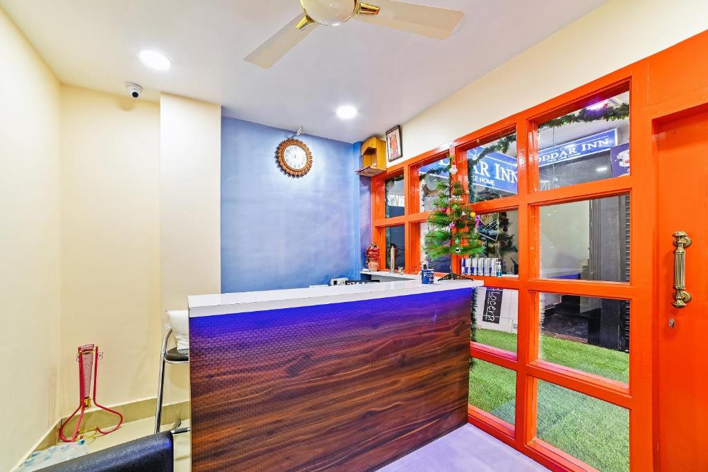 フロント・ロビー