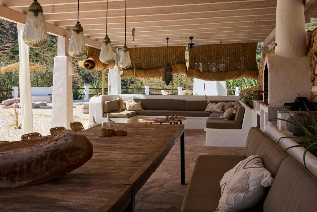 Villa Among Olive Groves In Axarquia - 4