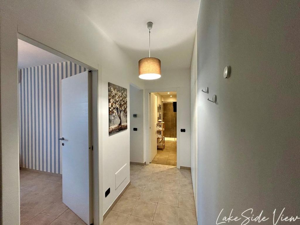 LakeSide View Apartment - 2