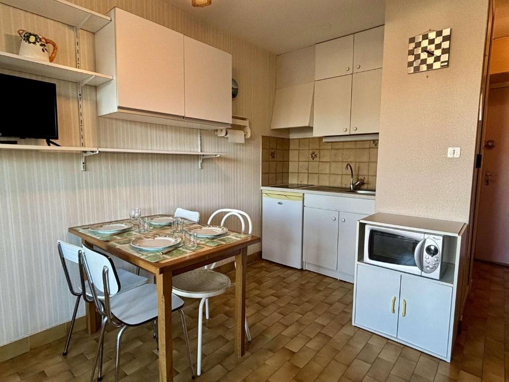 Appartement studio 2 couchages à 400m de la plage AR050-001 - 3