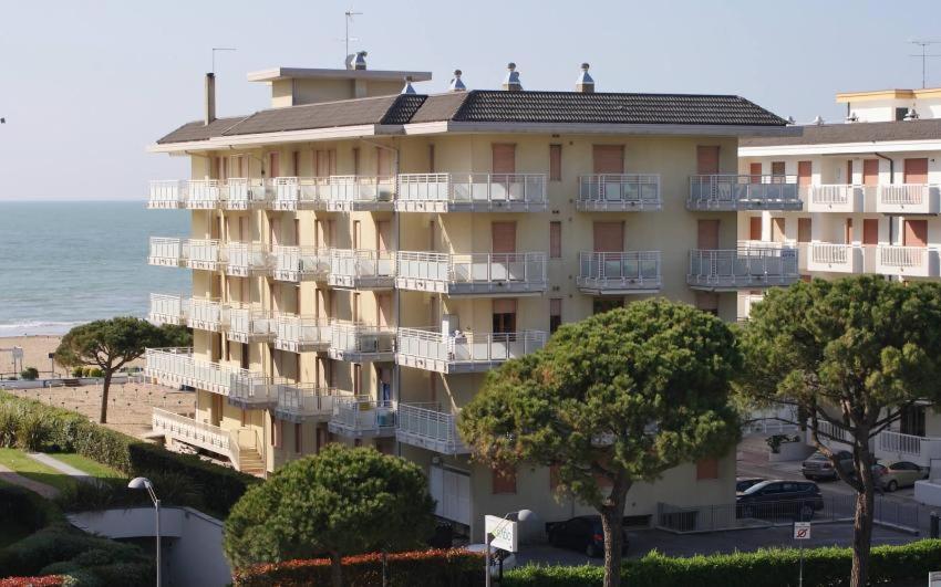Trilocale Diplomatic Fronte Mare Piazza Torino - 3