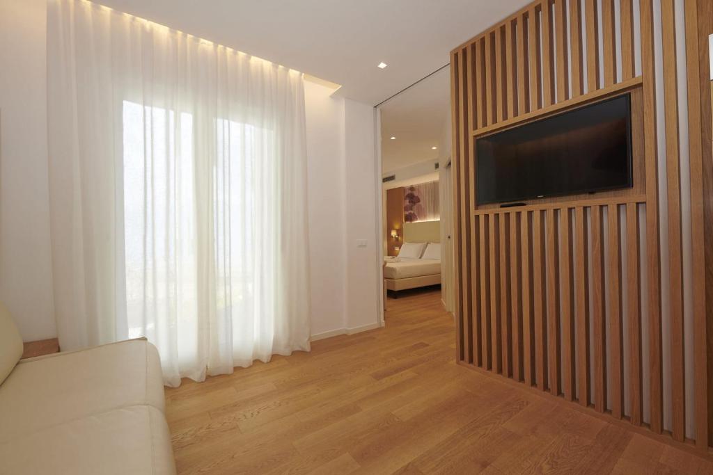 Hotel Cavalieri Palace & Suites - 2