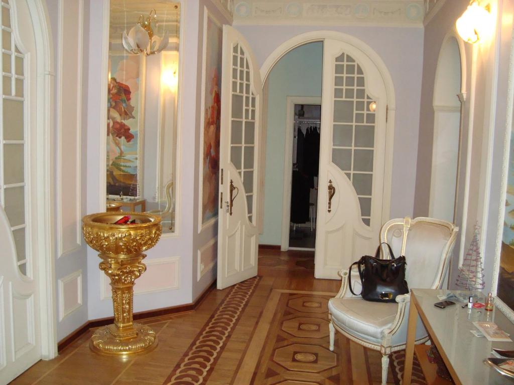 Apartments on Bolshaya Konyushennaya 13 — Hotel in Saint Petersburg