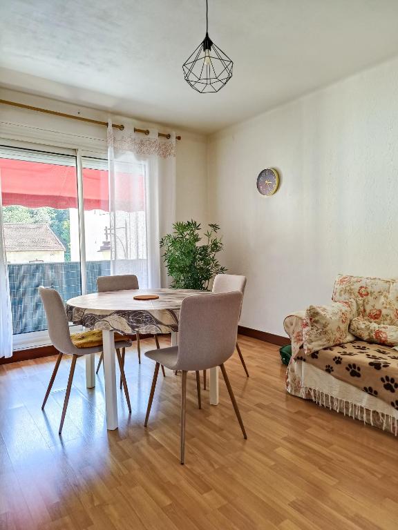 Appartement 2 Chambres avec Balcon, Garage et Parking - Proche des Thermes - 1