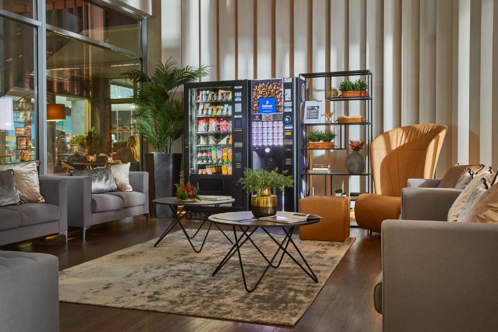 フロント・ロビー