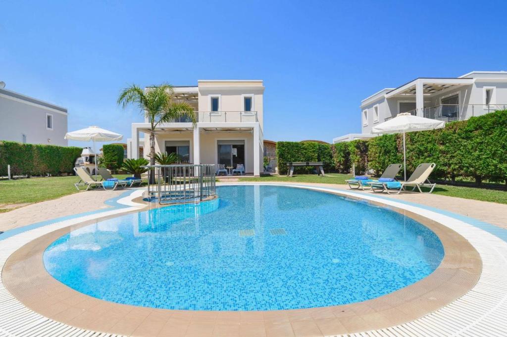 スイミングプール