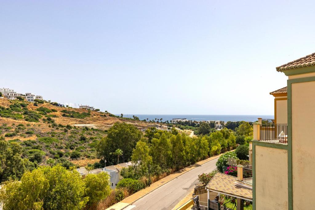 Sunrise Hill Penthouse in Casares - 2