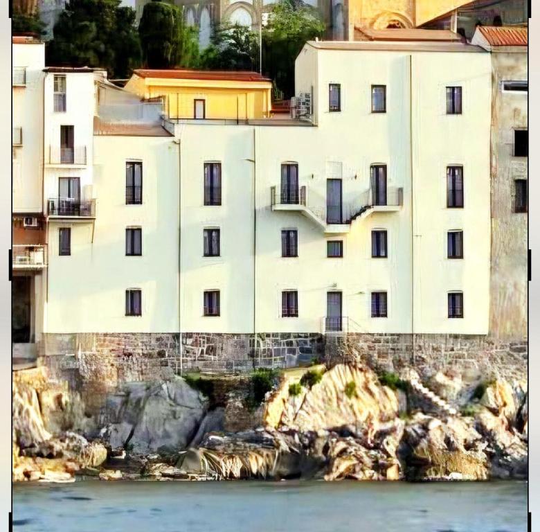 Palazzo Cettina Sul Mare - 1