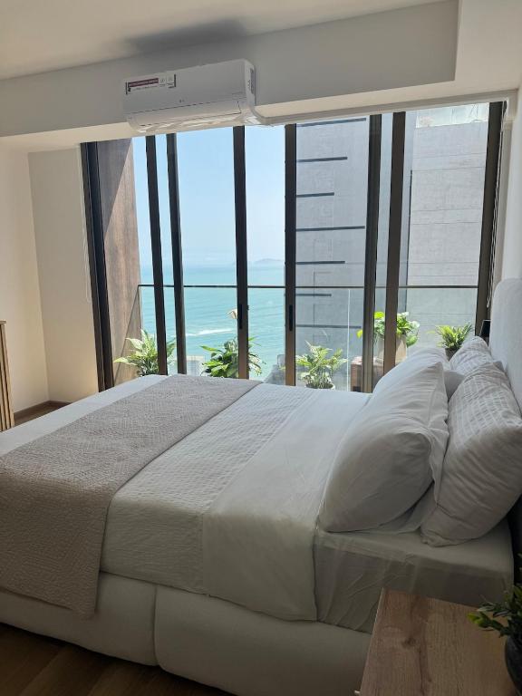 Ocean View Luxury Studio AC Heat Barranco - 3