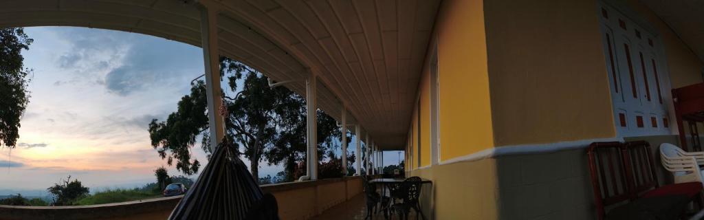 Hostal Casita Colonial Amarilla - 2