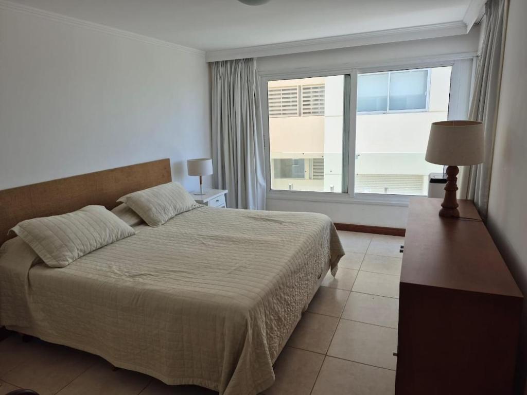 Apartamento en Punta del Este, Playa Brava, Frente al Mar - 5