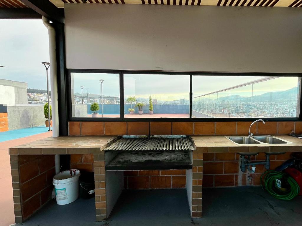 Suite en Quito, vistas, parqueo y área social - 3