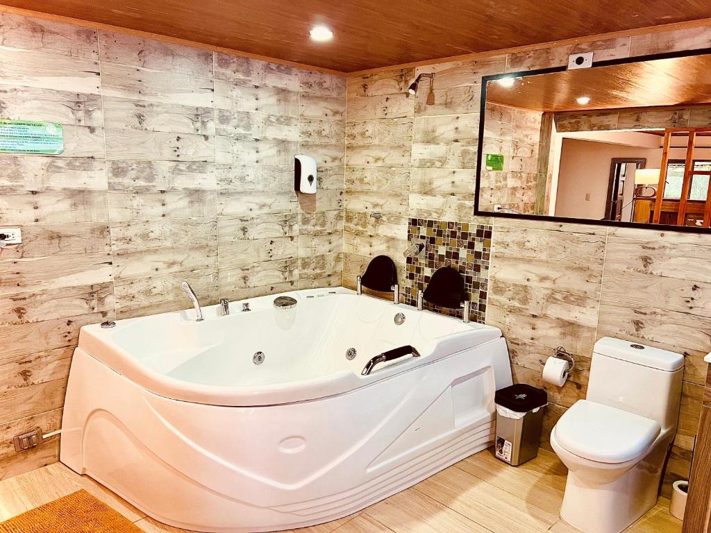 Cabaña Valle De La Laguna, jacuzzi y vista al Lago - 5