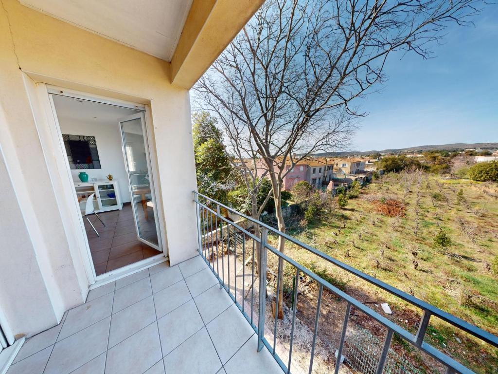 Frontignan : Appartement 2 pièces avec terrasse, parking, proche plage et commerces - FR-1-785-5 - 1