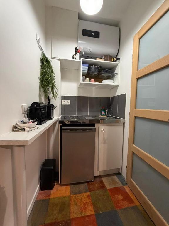 Studio for Two - Perfect Location close to metro - 3