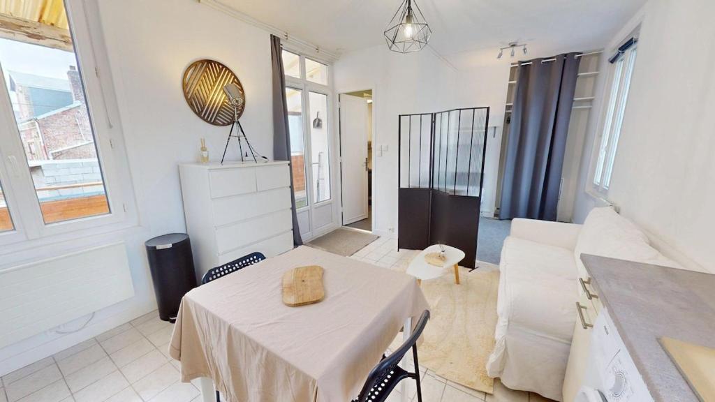 Nice studio with terrace on Rue Bourdaloue - 3